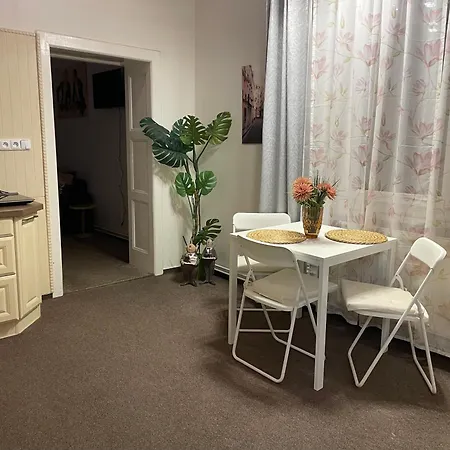 Lora Aparthotel